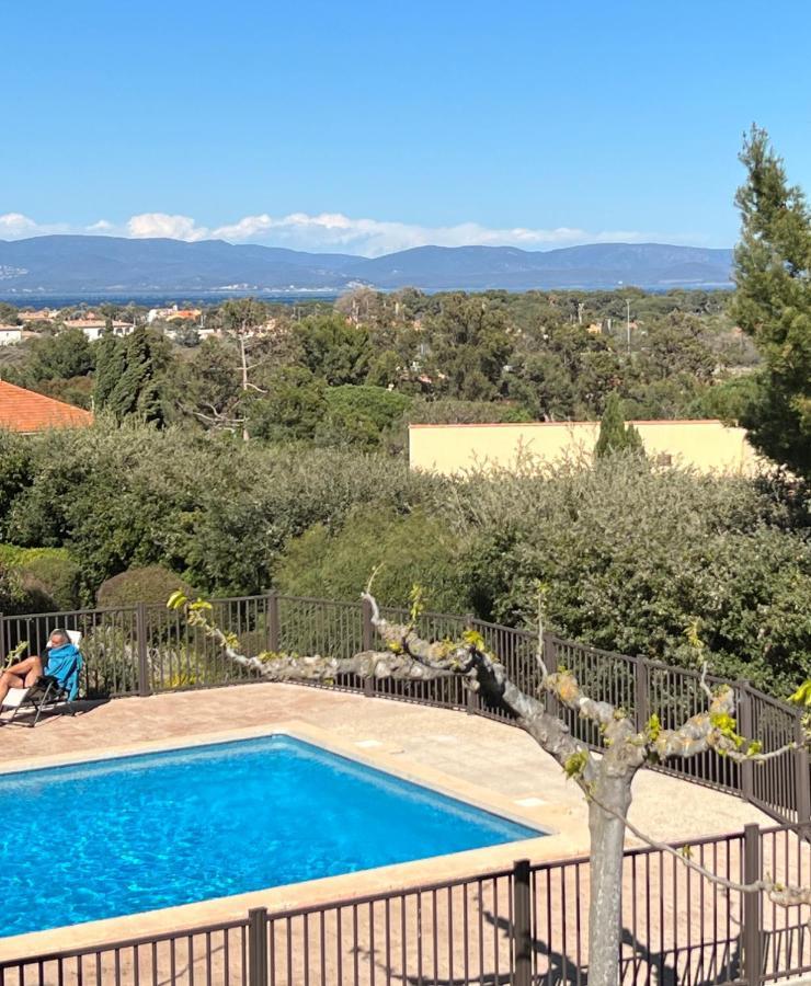 Grand Studio Avec Piscine Presqu'Ile De Giens Hyeres Exterior photo