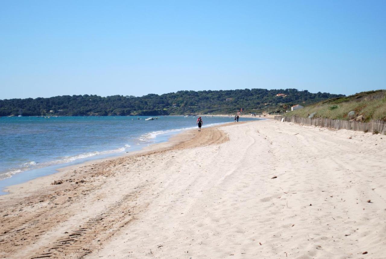 Grand Studio Avec Piscine Presqu'Ile De Giens Hyeres Exterior photo